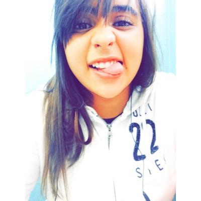 isaalimav's profile picture. 