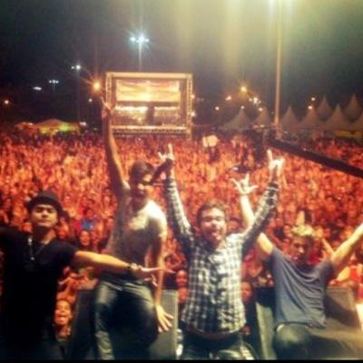 {@RockRestart} • (Since: 11/04/2012) ❤