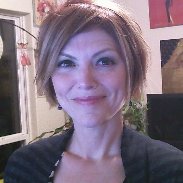 Blissfully retired. :) Love reading and writing crime fiction and watching old noir movies.