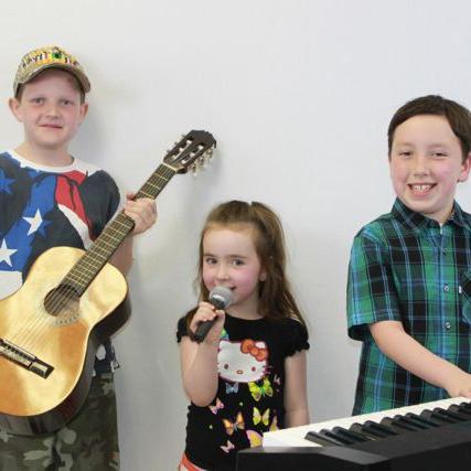 Tucson's Largest Music School! We offer Quality Music Lessons in Guitar, Piano, Voice, Violin and Drums. University Trained Instructors.  Free Recitals.