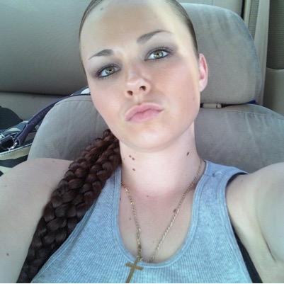 Follow me as i Hit A blunt & Calm the Crazy™  (sis) @kushandwaffles #TeamKush