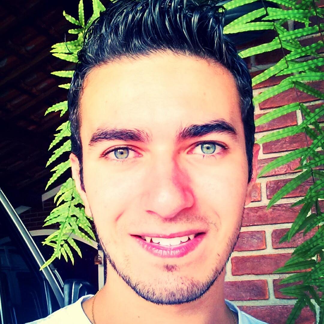 Se você sorrir para a vida, ela te trará a razão de viver (: