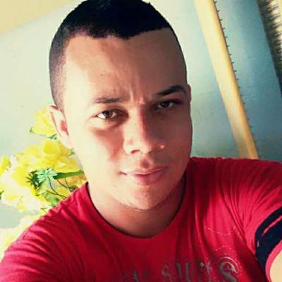 Aquariano,Sincero e Sergipano 

Sou #ClubeFollowBack
