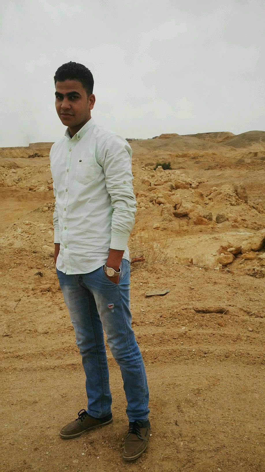 عاقل على كوكب المجانين ..!