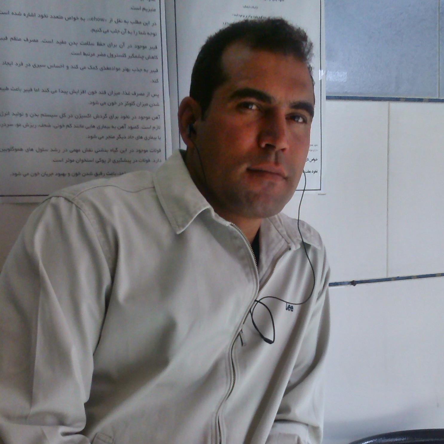 یکی که فقط هست