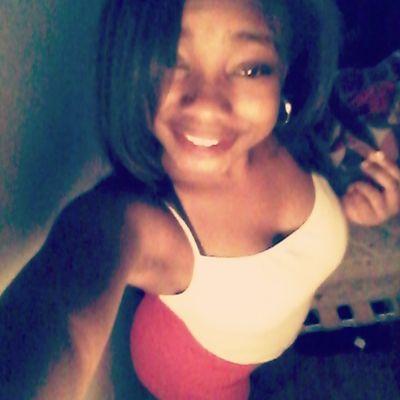 AyoniaV's profile picture. 