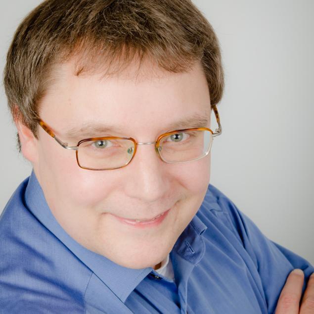 Gamer, Retrogamer, former gaming journalist. Motto: Every direction - always forward