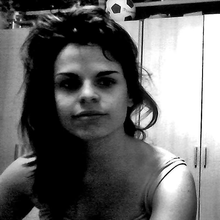 VickyBiquini's profile picture. En búsqueda del biquini filosofal XD