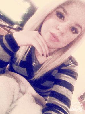 Hellooo✌soy DianaKarina tengo 17 años apunto de cumplir 18*o* amo con todo mi corazon a 1D❤ follow me and follow back(:
