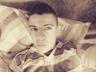 Me gusta el futbol mi ekipo de futbol faborito  Cucuta deportivo. y Real madrid. Idolo cristiano Ronaldo CR7 y james Rodrigez JR10.