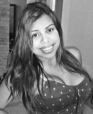 Venezolana y fanatica de la paz. Creyente de que siempre existe un plan perfecto.