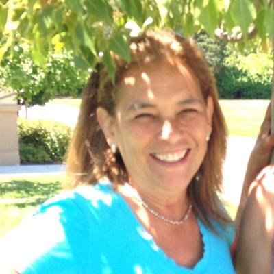Spanish Immersion Kindergarten teacher. Seesaw Ambassador. Mom to 2 girls. Life long learner, in love with good books, music, food and all things Latin America.