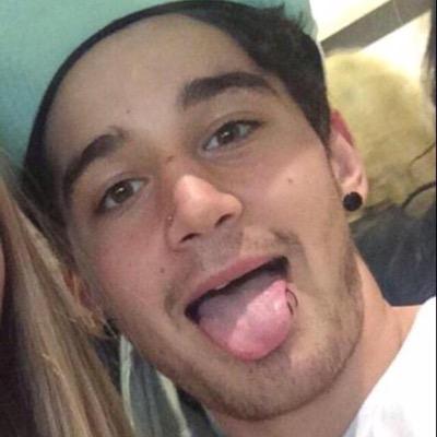 i gave you this free follow now go follow @BubblebuttLewk :D