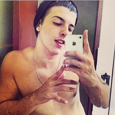 ''Minha mente nem sempre tão lúcida é fértil e me deu a voz Minha mente nem sempre tão lúcida fez ela se afastar Mas ela vai voltar''