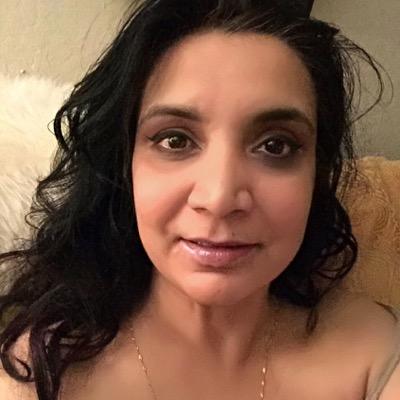 I uplift, empower, validate, and build self-esteem in women around the world. An entrepreneur, blogger, artist, pranayanam and volunteer Food Runner to needy.