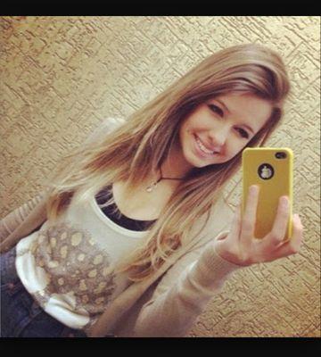 Marrenta, difícil de lidar, mas com um sorriso que é impossível não se apaixonar...