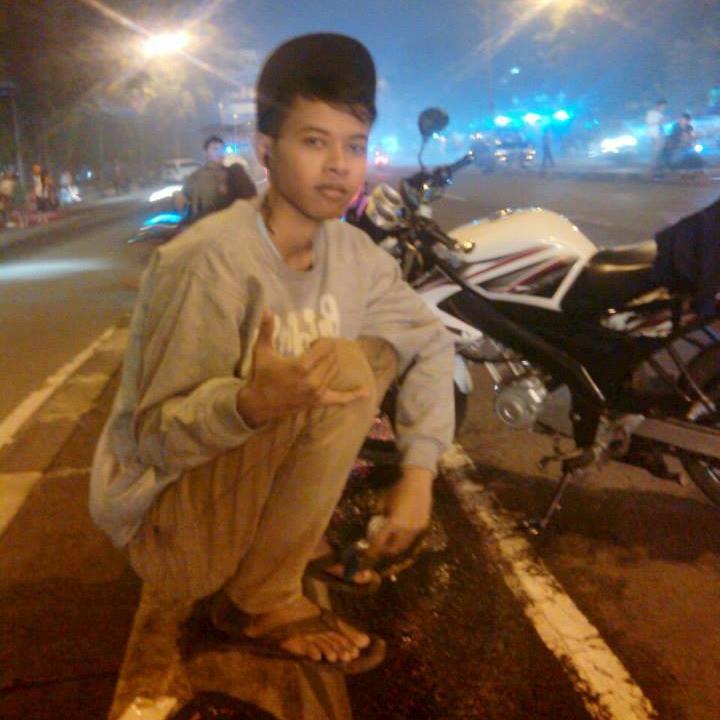 andi_em_ef's profile picture. senyuman merupakan hal kecil yang dapat membuat hidup ini menjadi lebih indah :)