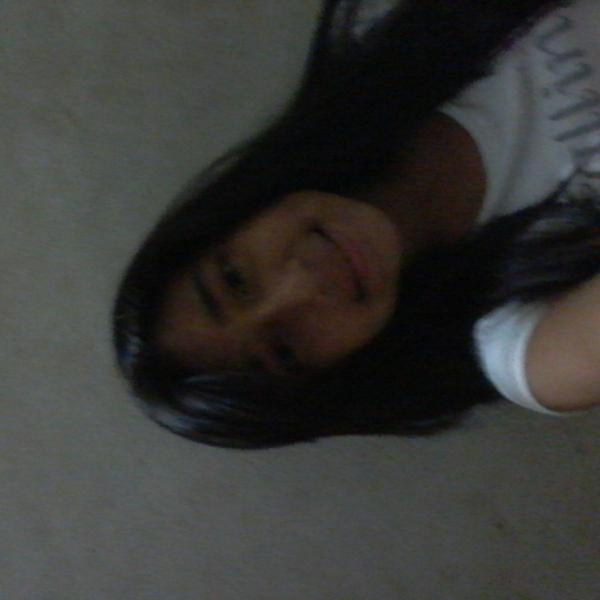 me gusta la musica,bailar  y estar con mis amigas