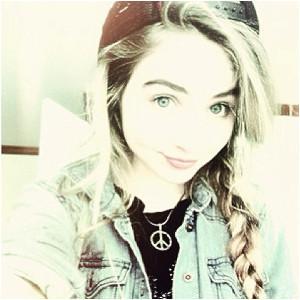 ItsStarDust's profile picture. A crazed princess who lives on Youtube. ◣:RP/Single Pringle/Straight:◥