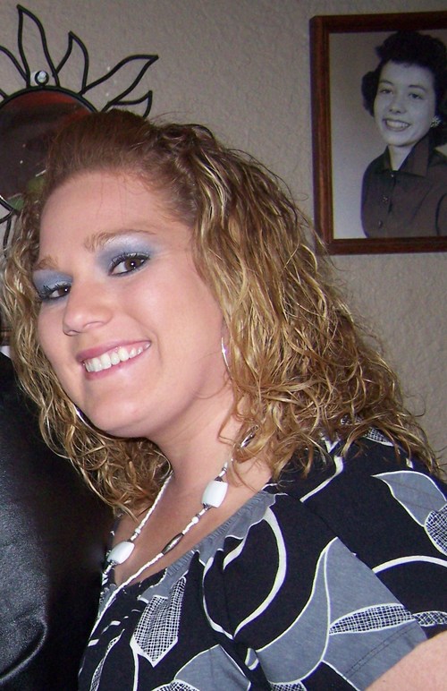 hollllywooood's profile picture. Life's a COUNTRY SONG! Mine is David lee Murphy - Dust on the bottle...Dont let fool ya about whats inside...Its one of those things that get sweeter in time...