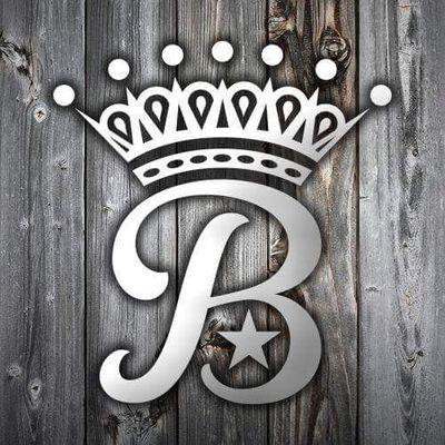 Salon de coiffure. L'adresse officielle  pour être frais . 300m2. Un service reconnu par les vrais mecs  du Game. Salle d'attente 2.0 billard, playstation...