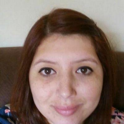 Hello I'm Crystal new mother loves music and cosmetics and anything that's on a sale.