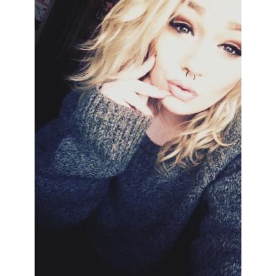 LilLuckyCharm's profile picture. 'Awww puddin'.