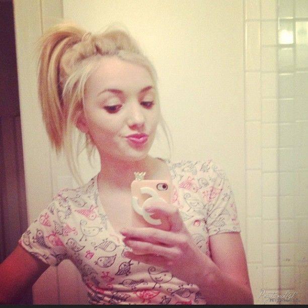 peytonlist12e's profile picture. 