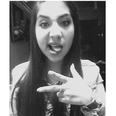 peguelo... (: