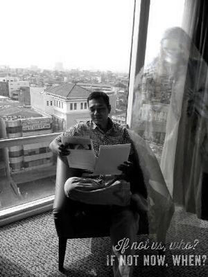 Suka Jalan,Suka Makan,Suka Baca,Suka Nulis,Suka disenyumi dan suka kamu