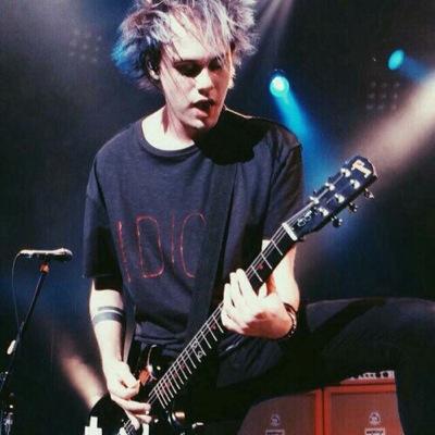 yo free follow !! so pls go follow @ashwinirtxn thanks:)))