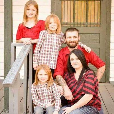 Hi! Im a self employed wife and mother of three!  I strive to help people live a more fulfilling healthy life, through it works global and christ!