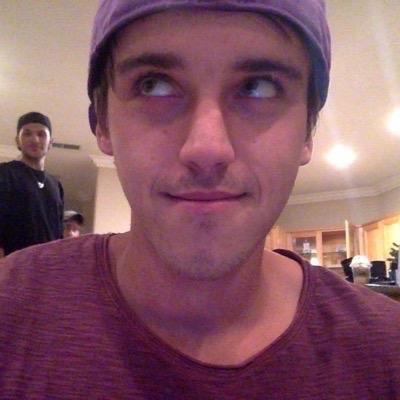 kingyammxuni's profile picture. 2/5 know about my existence.