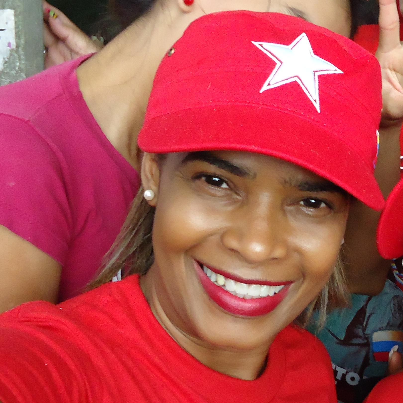 Venezolana,Bolivariana,Socialista, anti-imperialista  y RADICALMENTE CHAVISTA. AMÁNDOTE ETERNAMENTE MI COMANDANTE SUPREMO!
