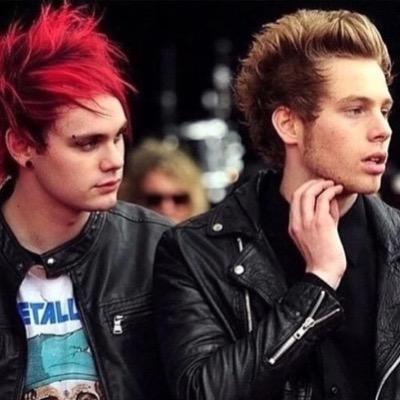HEY YOU! you just got a free follow. no meed to follow this account! but it would be greatly appreciated if you would follow @5SOS984 have a swell day