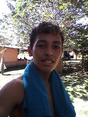 nao ligo para o que os outros falam. .