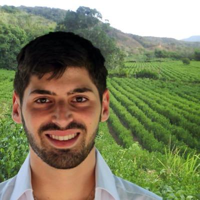 Futuro presidente de la República de Tumuro. Sembrando progreso junto a nuestro pueblo. (Personaje ficticio)