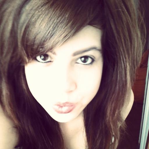 soy una chica que le gusta conocer gente imperativa muy extrovertida simpática y amigable ^^