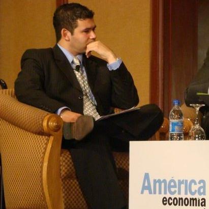 Presidente Camara Peruana de Comercio Electronico. Mi religión: Ser emprendedor. Duermo poco, pero sueño mucho y eso lo compensa.