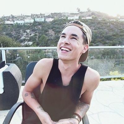 i quess i kinda like those boys called o2l and the old magcon.