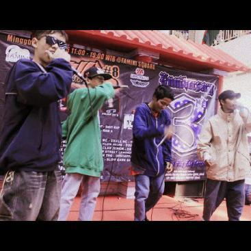 We Are HIPHOP Indo!!!EMINEMSI_OFFICIAL ,PIN :2A4CACFA ,Instagram : eminemsi_hiphop ,Fanspage : Eminemsi HIPHOP .