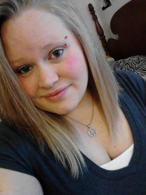 sarahh, 22, cosmetology, John James Loze❤
