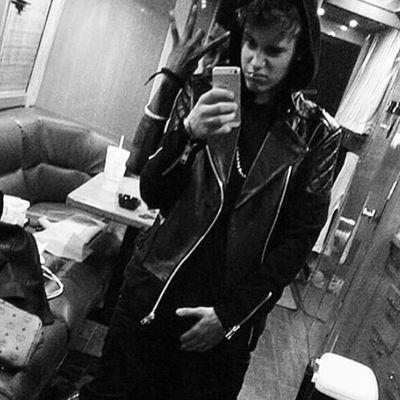 mrtheworld's profile picture. ♡ BoyBelieber ♡
♚ Help Change The World ♚