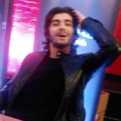 Would you guys do me a favor and follow @_ZaynMySavior_ since she gave you a free follow :) p.s. she follows back! :D