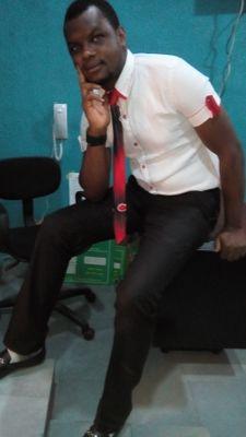 uzoetoarinze's profile picture. 