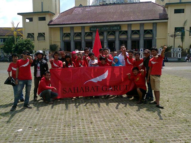 Komunitas Sahabat Garut | Ariel @R_besar | Uki @uki_kautsar05 | Lukman @Loekman_Guitar | David @DorfelDave.CP: 0856-235-1318