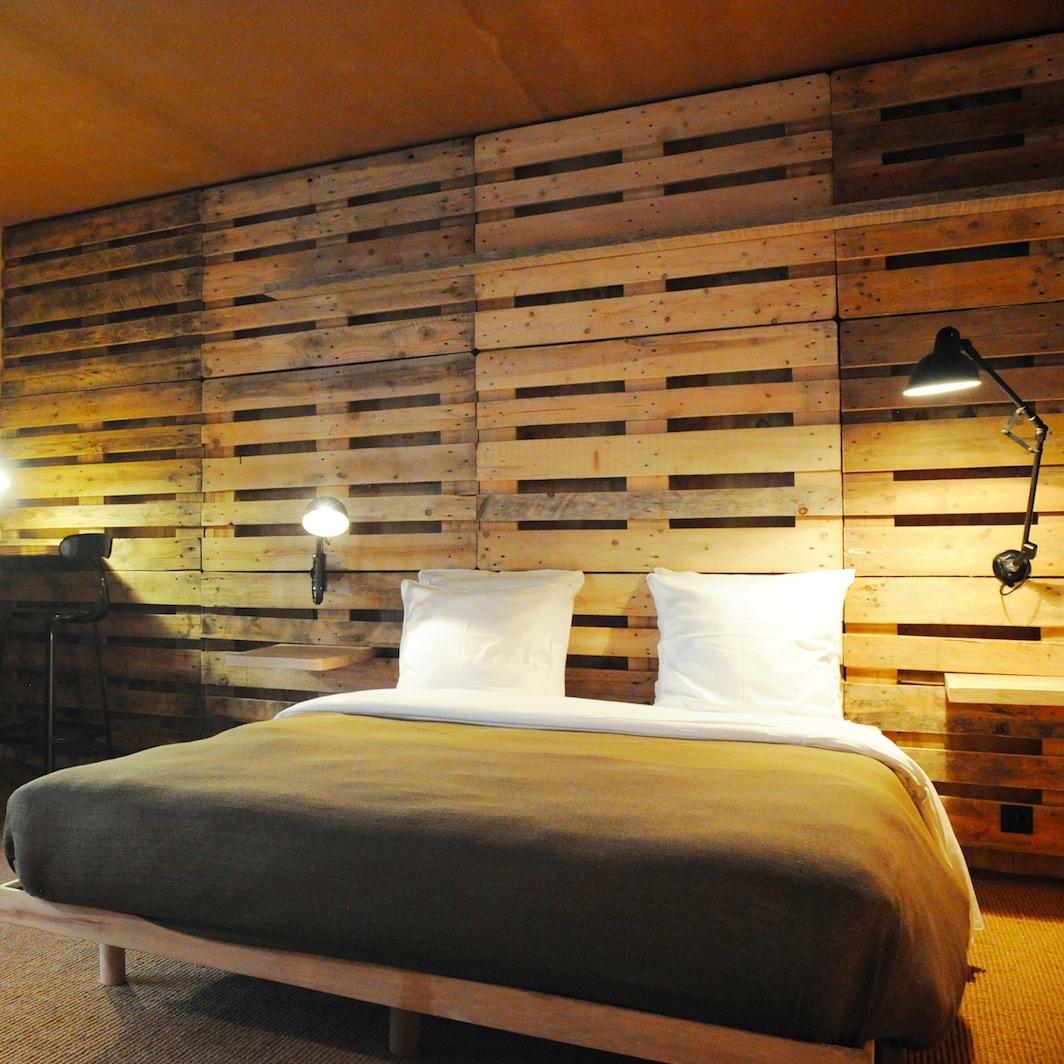 Chelton Hotel features 55 spacious rooms recently renovated (September 2013). The Hotel offers all the necessary comfort for a pleasant stay in Brussels.