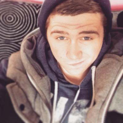 its dan the man! ✌️ follow me and tweet me guys dont be shy!