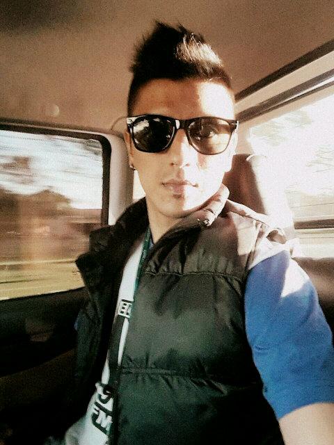 Buena onda y buen amigo, exigente, recto, no me gustan las mentiras y que me escondan cosas :*  :)