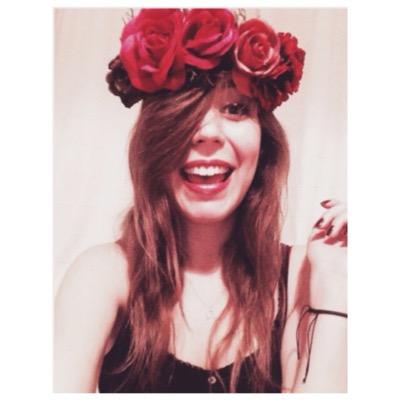 İleride kocamla fotoğraflarımın altına babam, ben daha çok seviyorum yazacağı için sosyal ağlarımı kullanmayacağım. / Pollyanna'nın torunu.